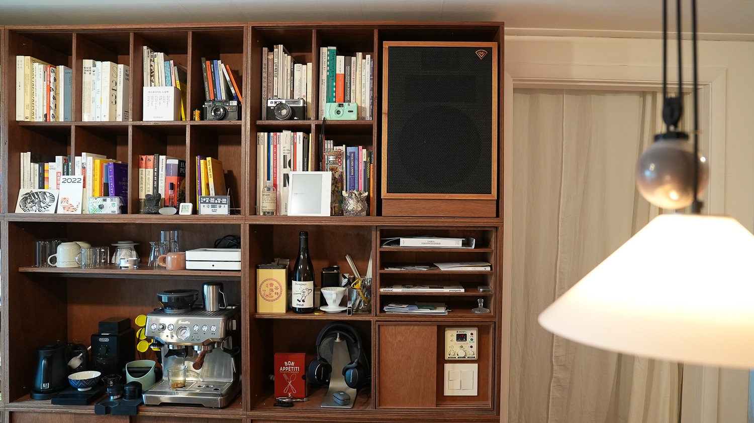 Interior Design 101: Graphic designer shares how he decorates his home with Coupang